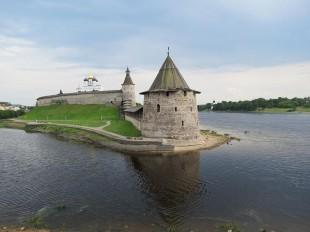 pskov-gb8f192fc5_640